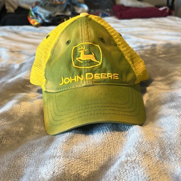 John Deere Merchandise lot of 3 - 2 adjustable hats - 1 size L short sleeve tee - Picture 3 of 4